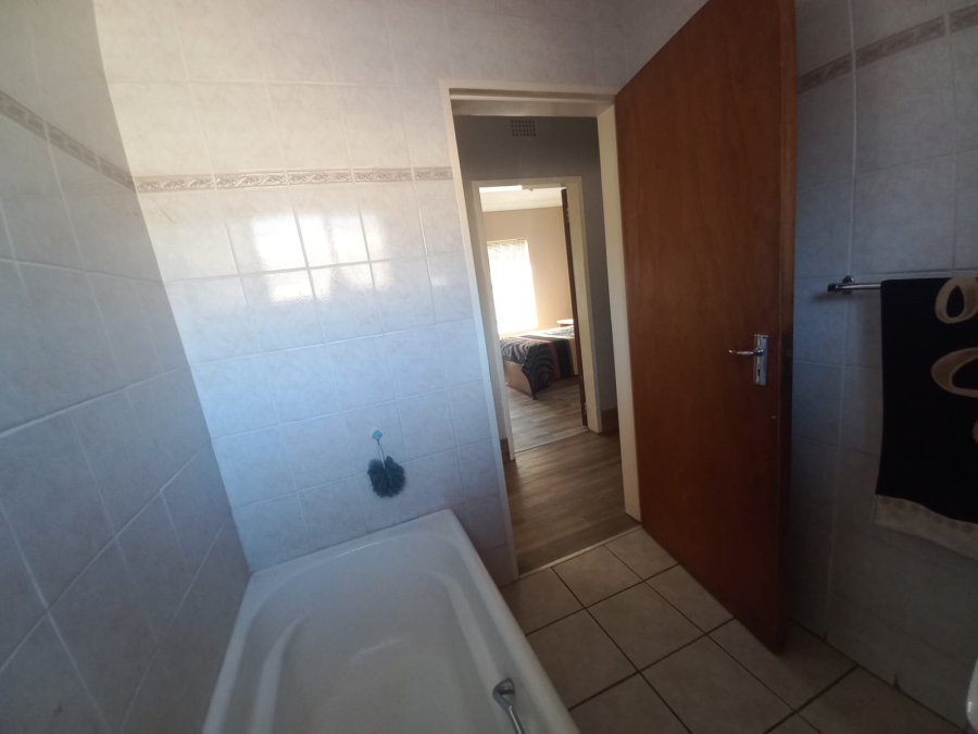 4 Bedroom Property for Sale in Dalpark Proper Gauteng