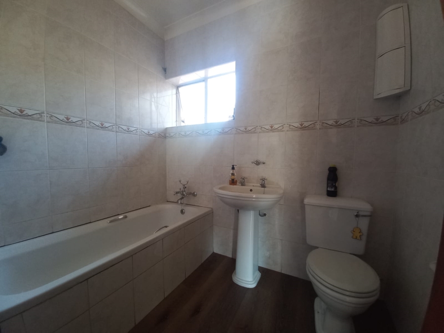 4 Bedroom Property for Sale in Dalpark Proper Gauteng