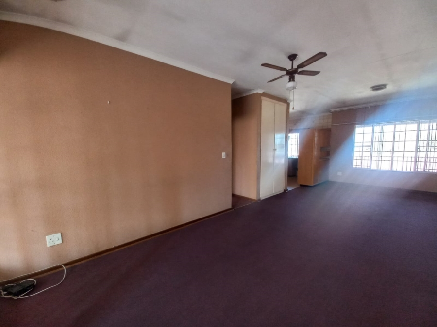 1 Bedroom Property for Sale in Kenleaf Gauteng