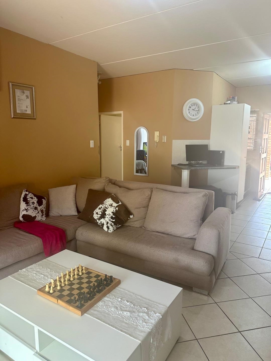 2 Bedroom Property for Sale in Ruimsig Gauteng