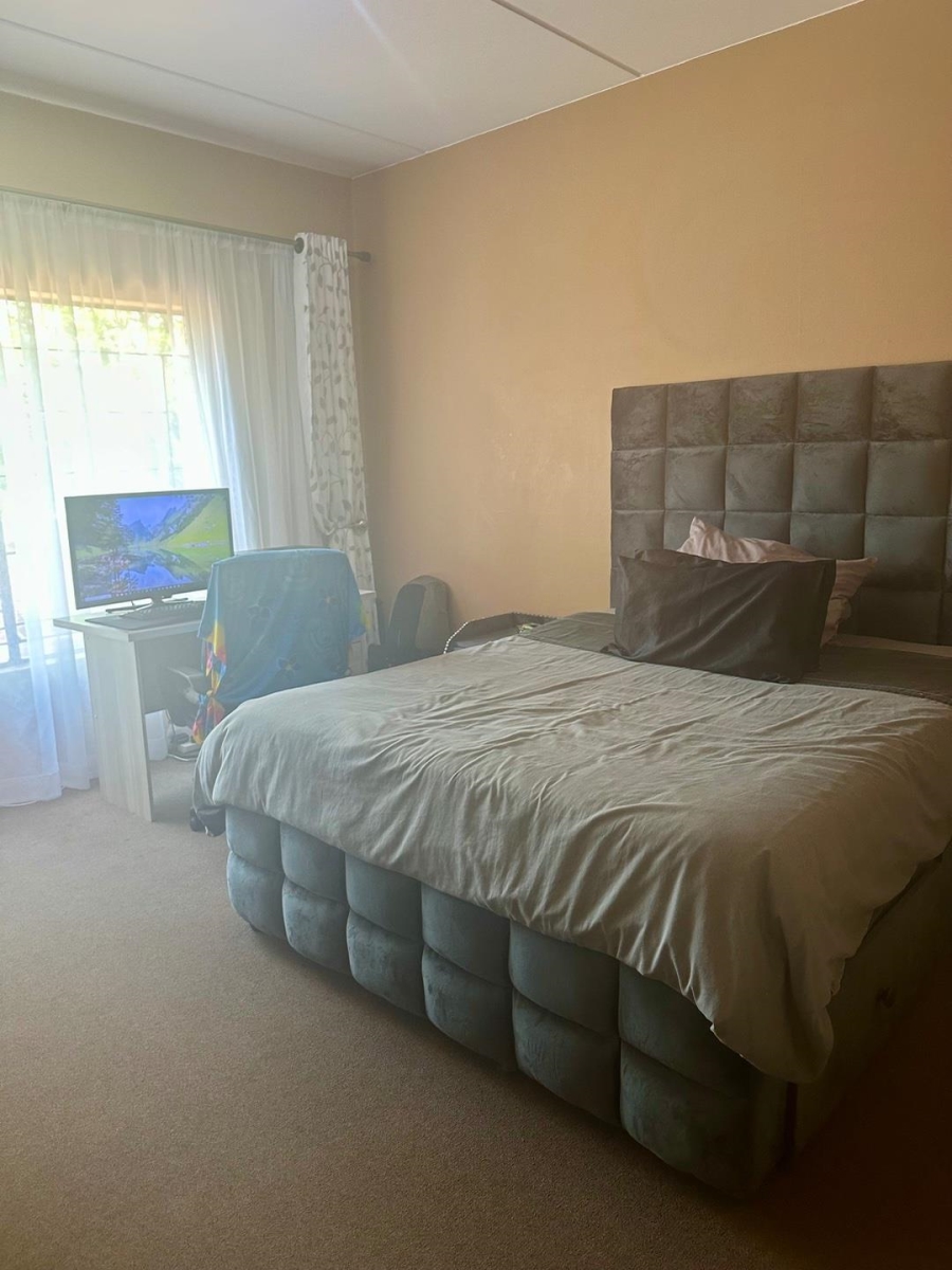 2 Bedroom Property for Sale in Ruimsig Gauteng