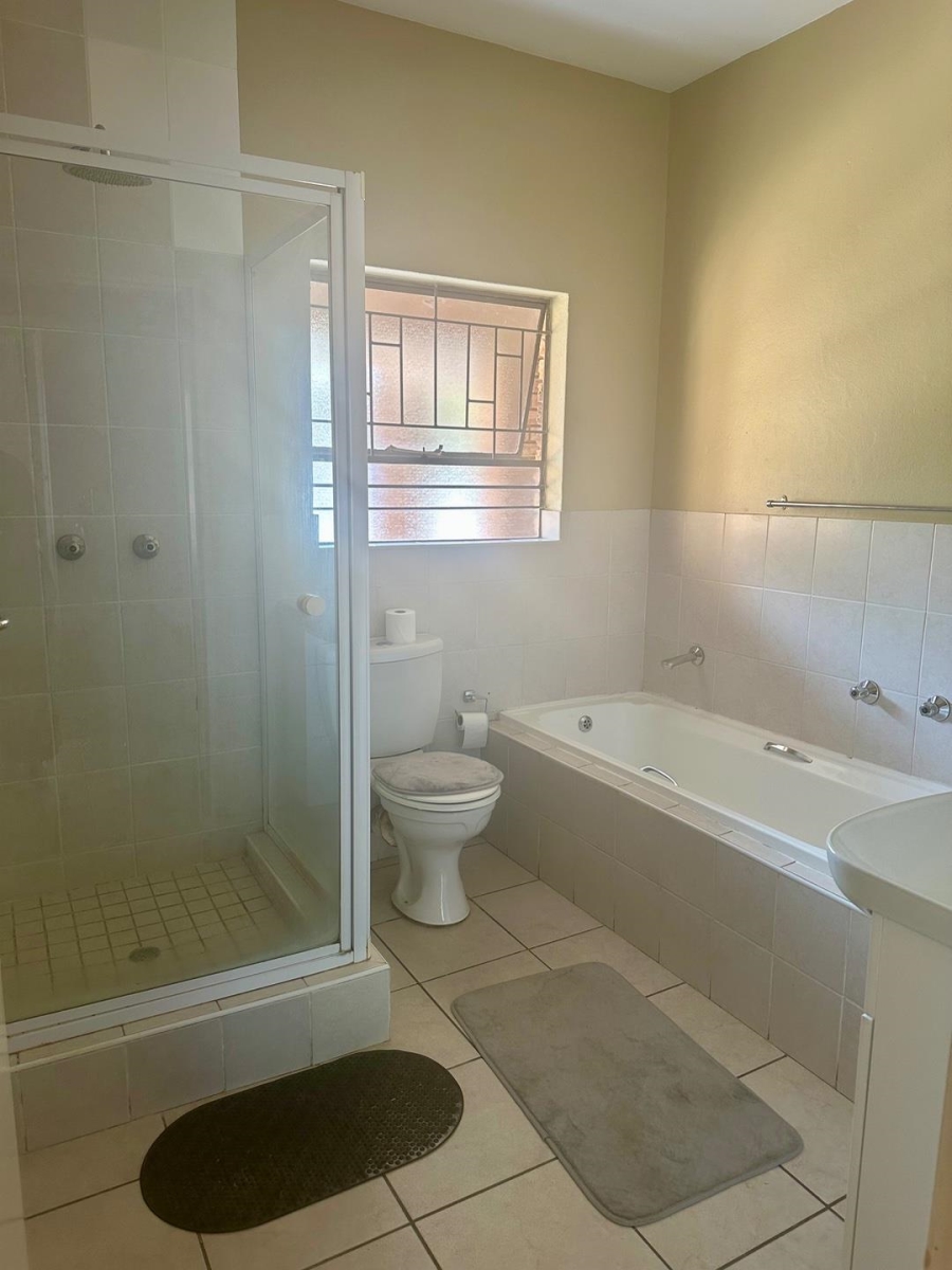 2 Bedroom Property for Sale in Ruimsig Gauteng