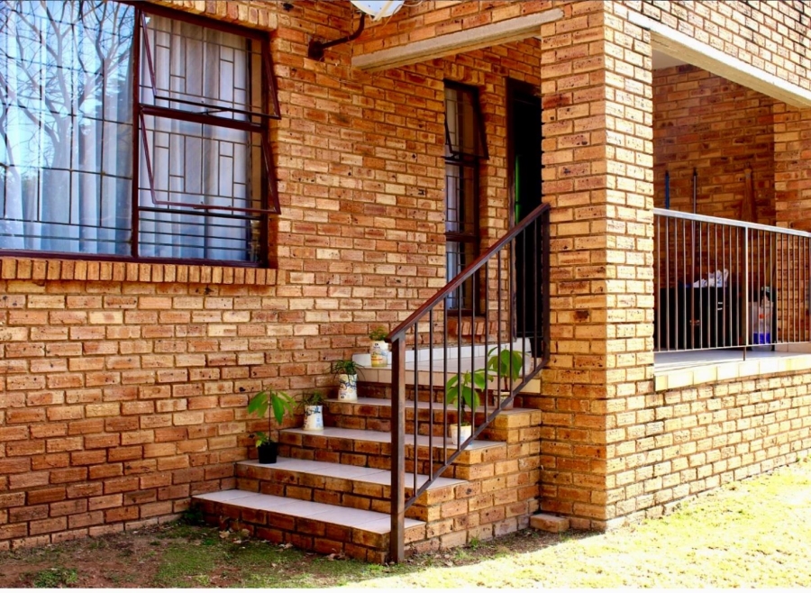 2 Bedroom Property for Sale in Ruimsig Gauteng