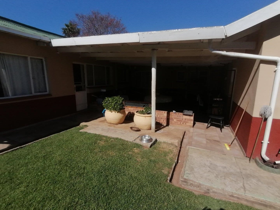 4 Bedroom Property for Sale in Quellerie Park Gauteng