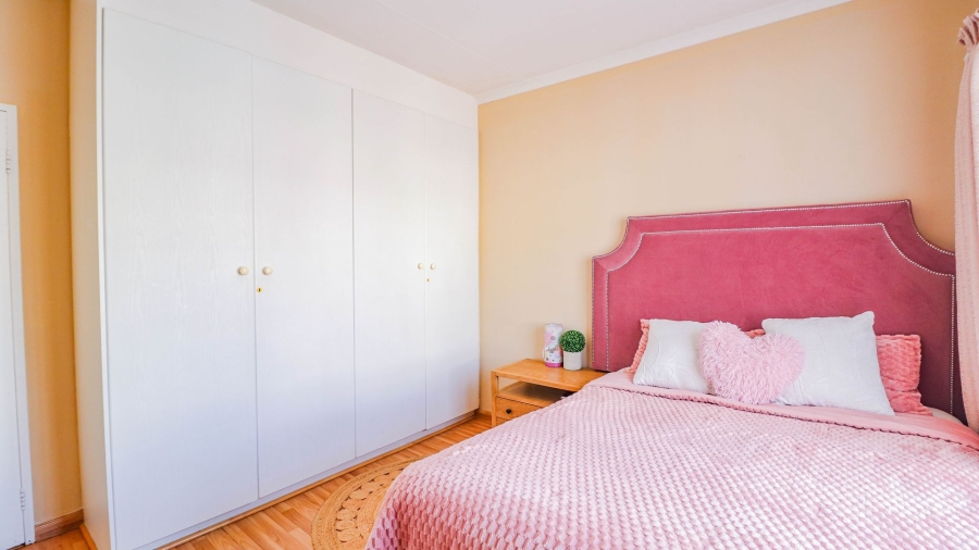 2 Bedroom Property for Sale in Sandown Gauteng