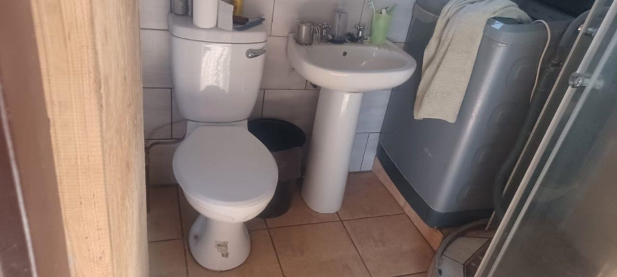 2 Bedroom Property for Sale in Etwatwa Gauteng