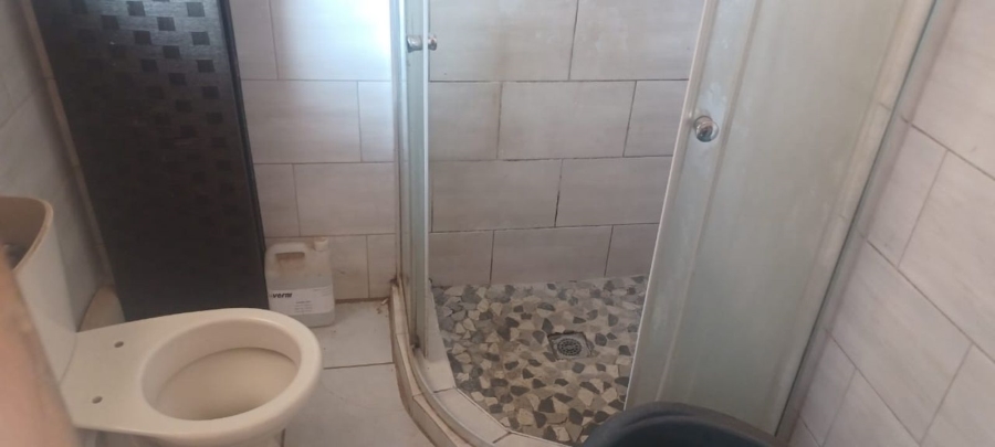 2 Bedroom Property for Sale in Etwatwa Gauteng