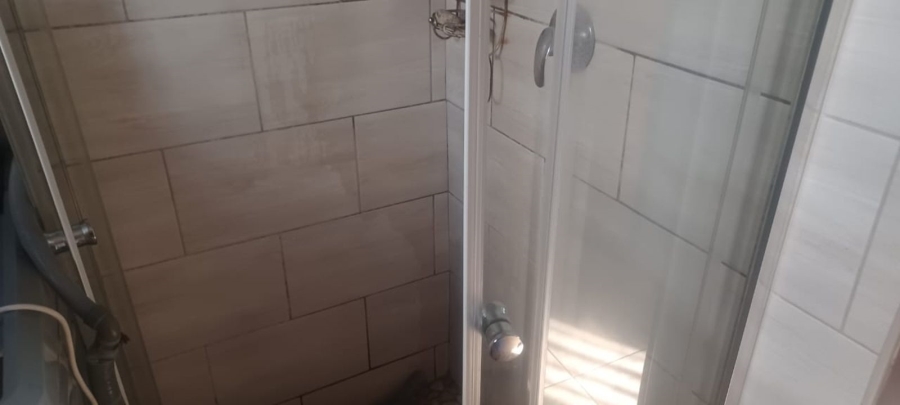 2 Bedroom Property for Sale in Etwatwa Gauteng