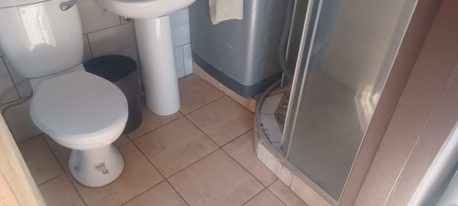 2 Bedroom Property for Sale in Etwatwa Gauteng