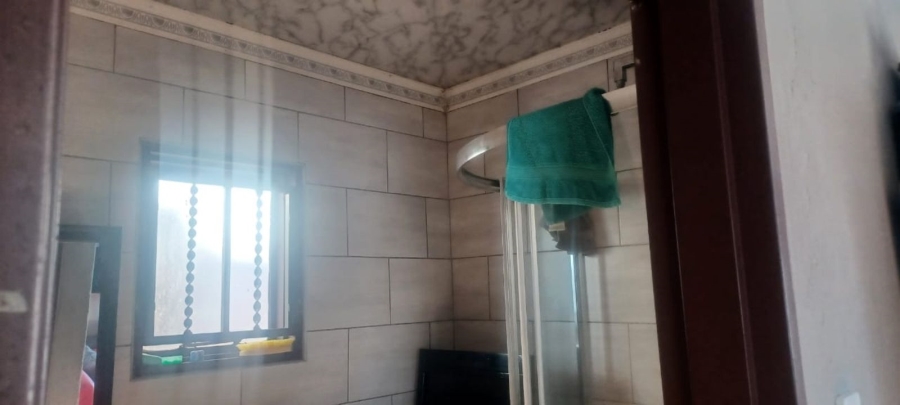 2 Bedroom Property for Sale in Etwatwa Gauteng