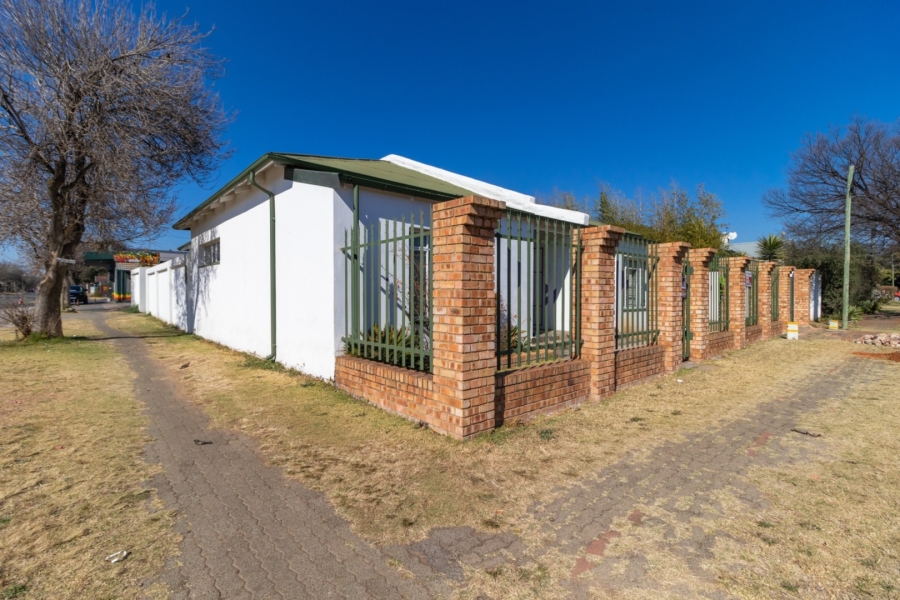 4 Bedroom Property for Sale in Westdene Gauteng