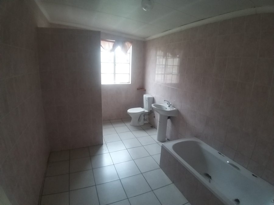 3 Bedroom Property for Sale in Strubenvale Gauteng