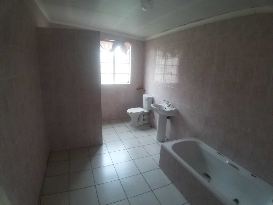 3 Bedroom Property for Sale in Strubenvale Gauteng