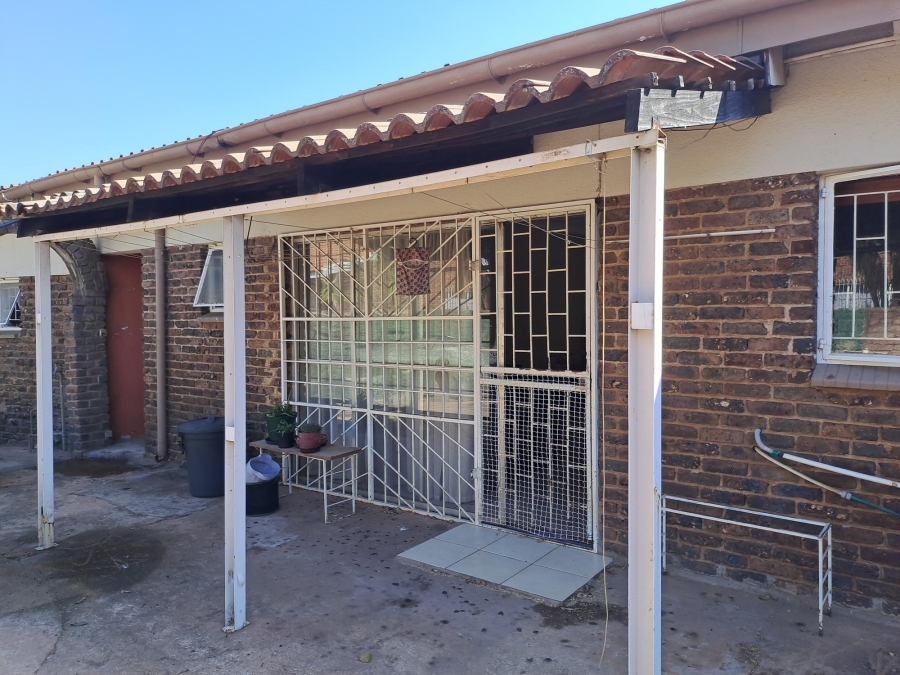 4 Bedroom Property for Sale in Rensburg Gauteng