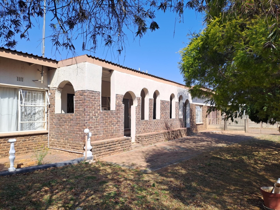 4 Bedroom Property for Sale in Rensburg Gauteng
