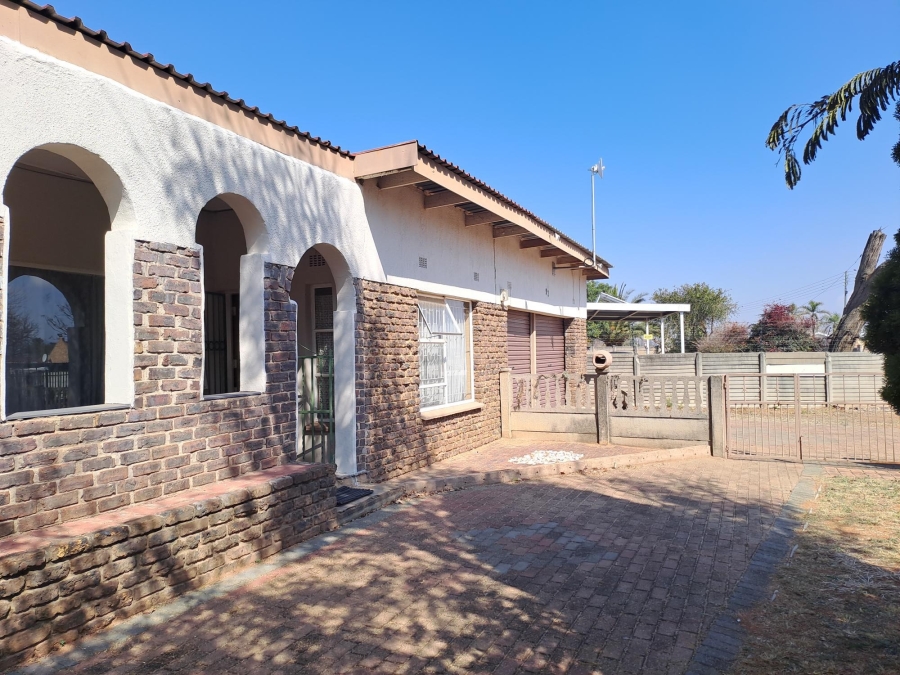 4 Bedroom Property for Sale in Rensburg Gauteng