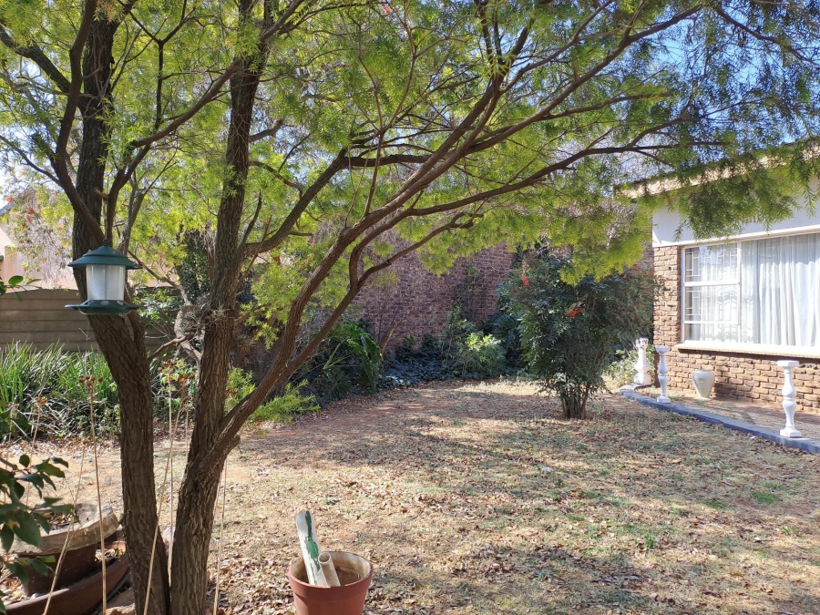 4 Bedroom Property for Sale in Rensburg Gauteng