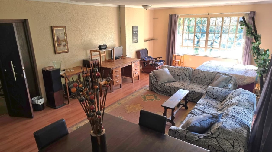 5 Bedroom Property for Sale in Eldoraigne Gauteng