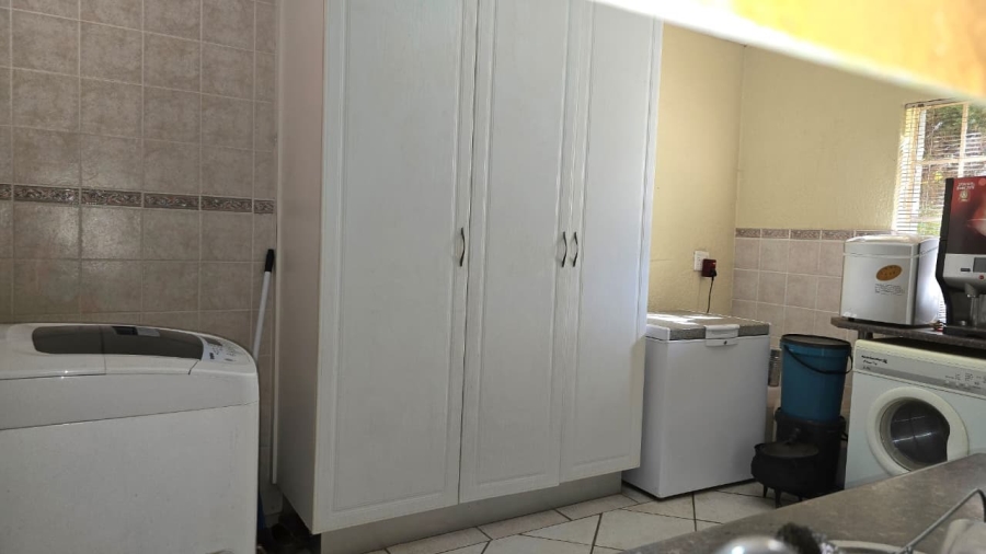 5 Bedroom Property for Sale in Eldoraigne Gauteng