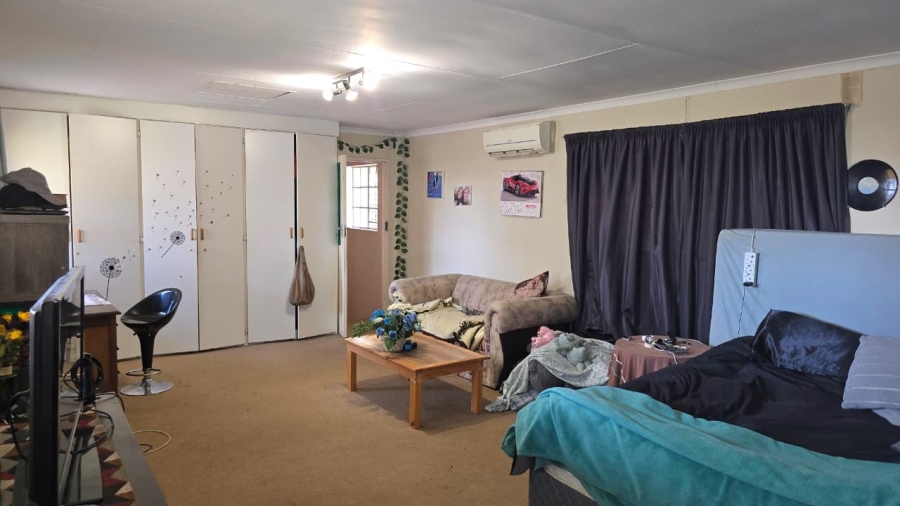 5 Bedroom Property for Sale in Eldoraigne Gauteng