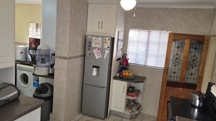 5 Bedroom Property for Sale in Eldoraigne Gauteng