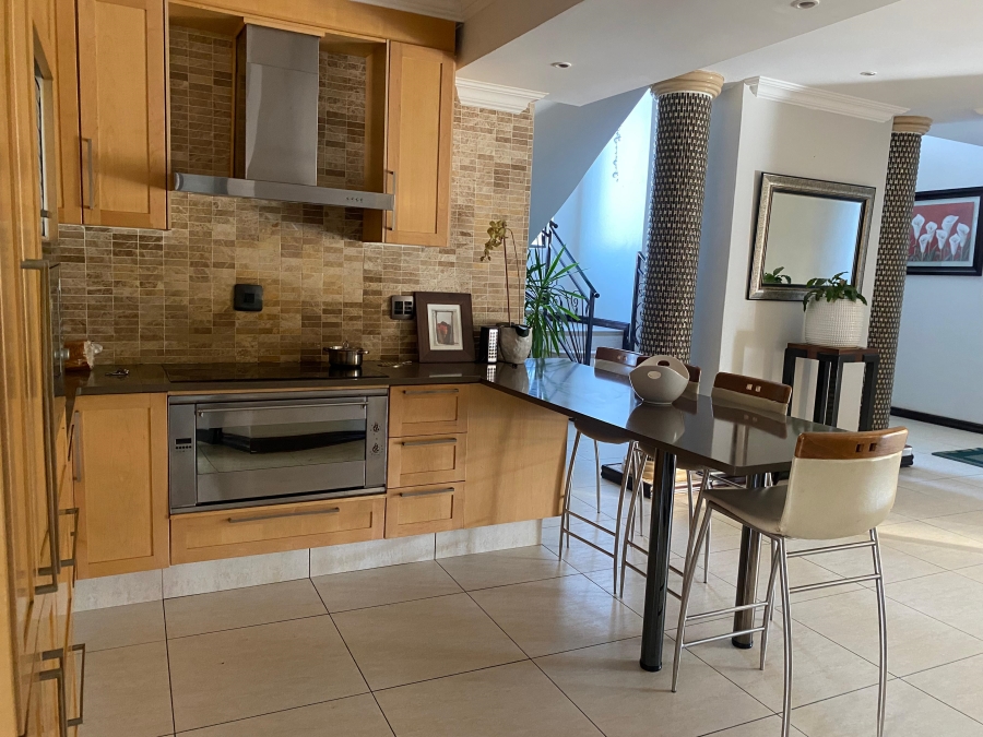 4 Bedroom Property for Sale in Helderwyk Gauteng
