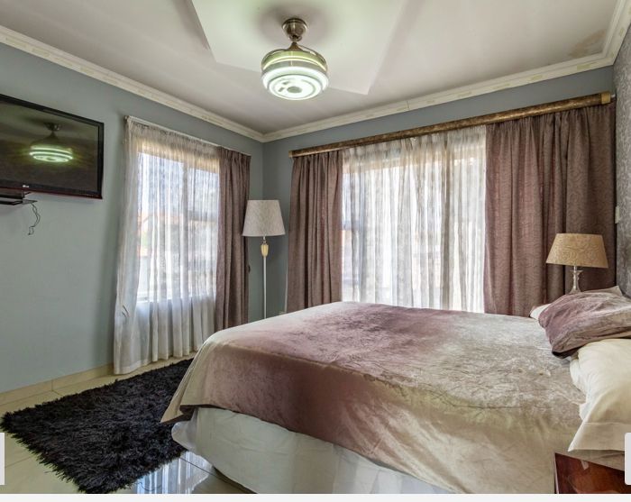 4 Bedroom Property for Sale in Helderwyk Gauteng