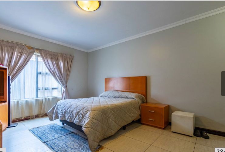 4 Bedroom Property for Sale in Helderwyk Gauteng