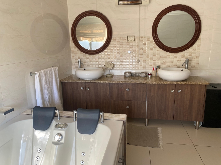 4 Bedroom Property for Sale in Helderwyk Gauteng