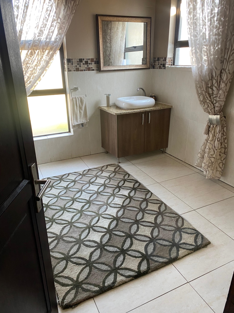 4 Bedroom Property for Sale in Helderwyk Gauteng