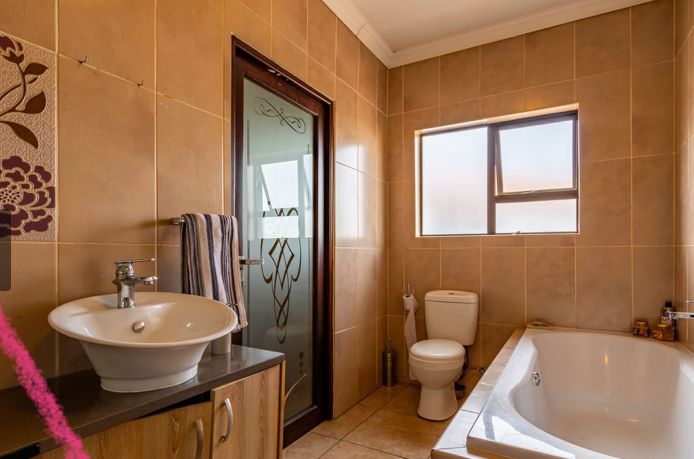 4 Bedroom Property for Sale in Helderwyk Gauteng