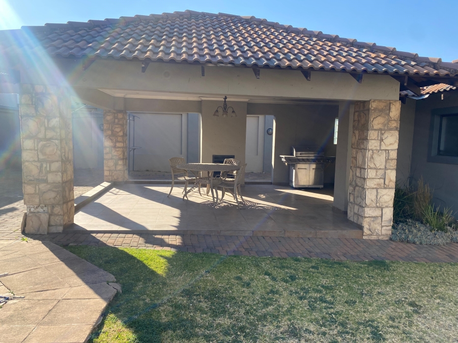 4 Bedroom Property for Sale in Helderwyk Gauteng