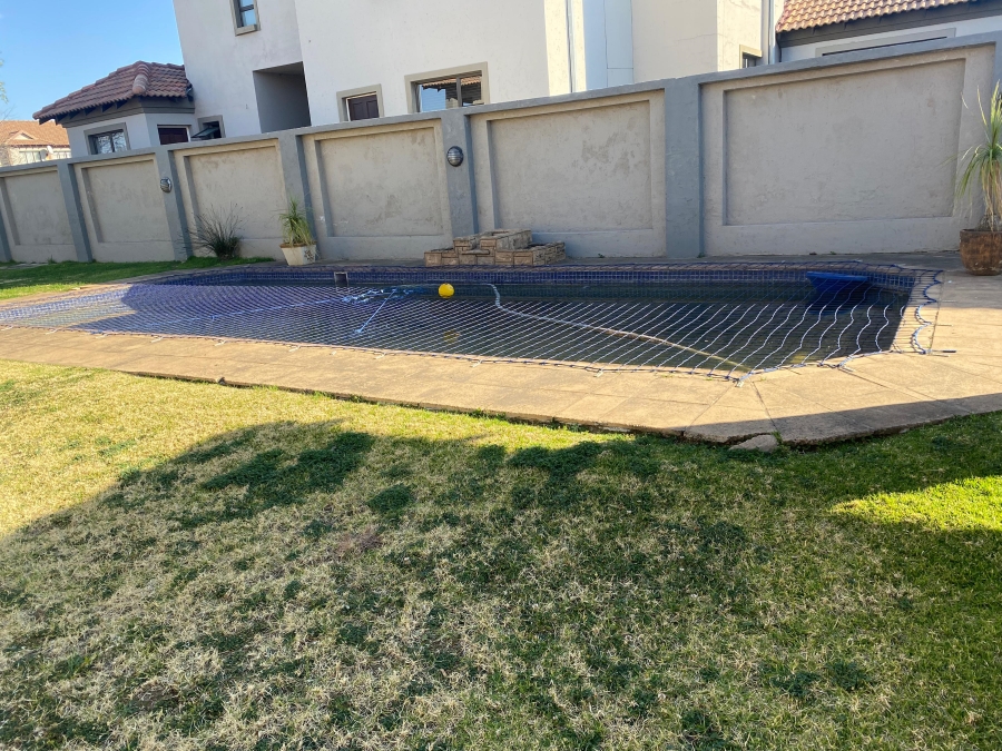 4 Bedroom Property for Sale in Helderwyk Gauteng