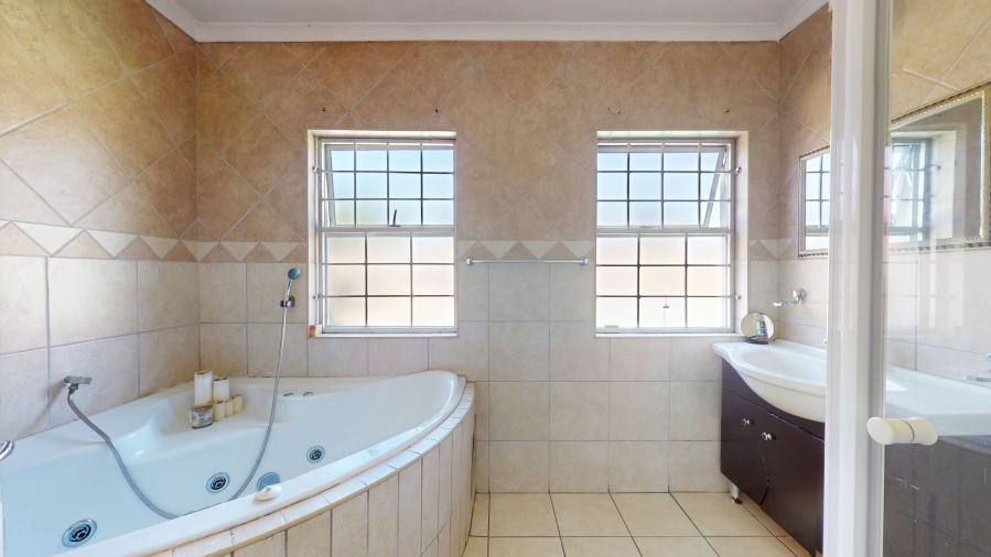 4 Bedroom Property for Sale in Witfield Gauteng
