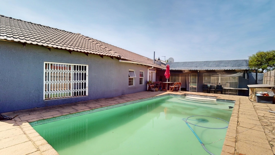 4 Bedroom Property for Sale in Witfield Gauteng