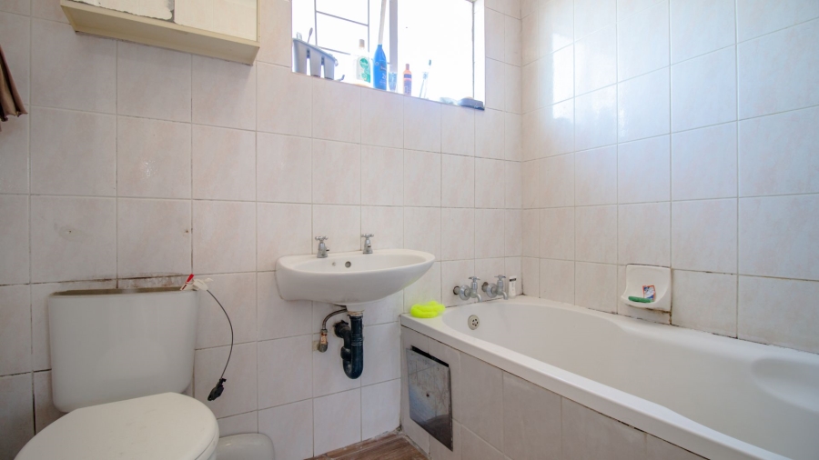 2 Bedroom Property for Sale in Vorna Valley Gauteng