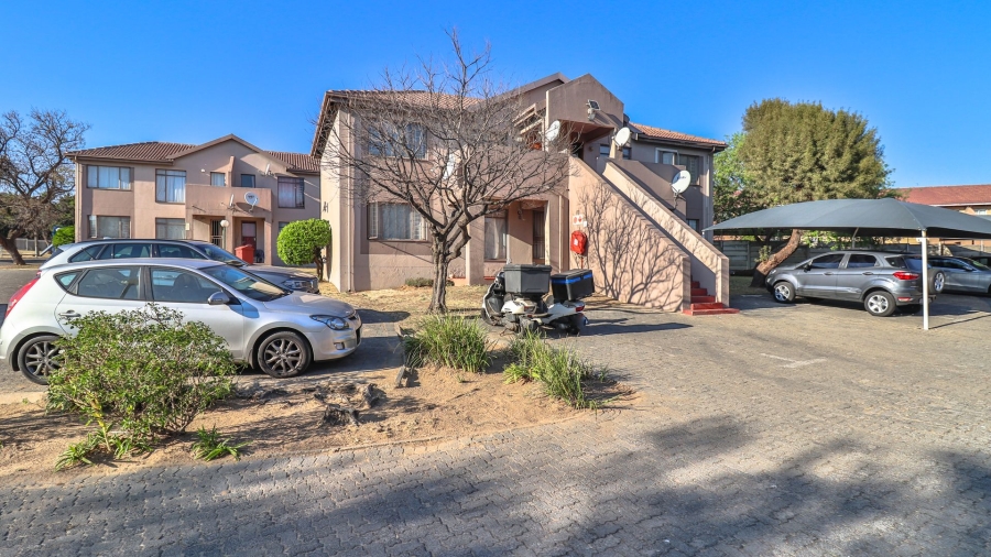 2 Bedroom Property for Sale in Vorna Valley Gauteng