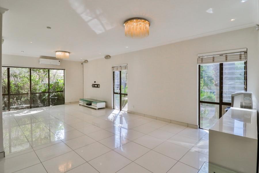 To Let 3 Bedroom Property for Rent in Sandown Gauteng