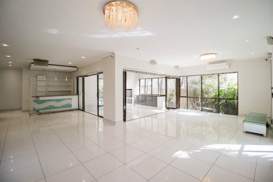 To Let 3 Bedroom Property for Rent in Sandown Gauteng