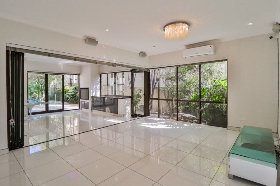 To Let 3 Bedroom Property for Rent in Sandown Gauteng