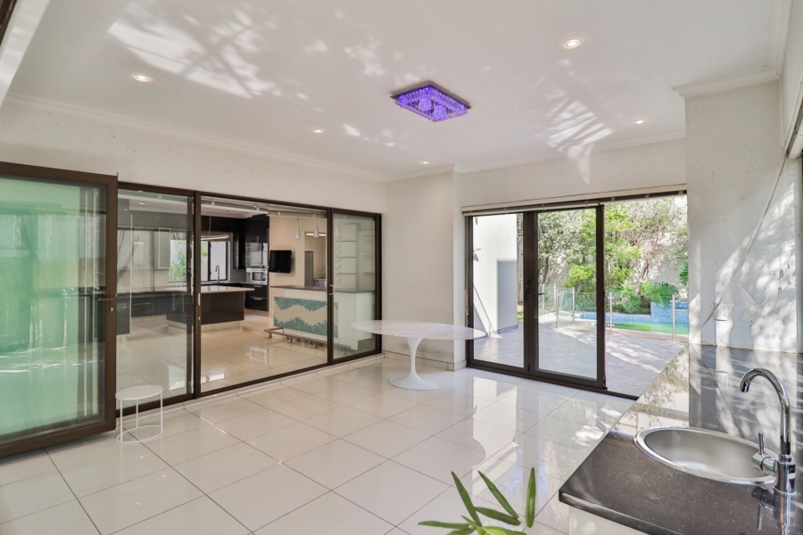 To Let 3 Bedroom Property for Rent in Sandown Gauteng