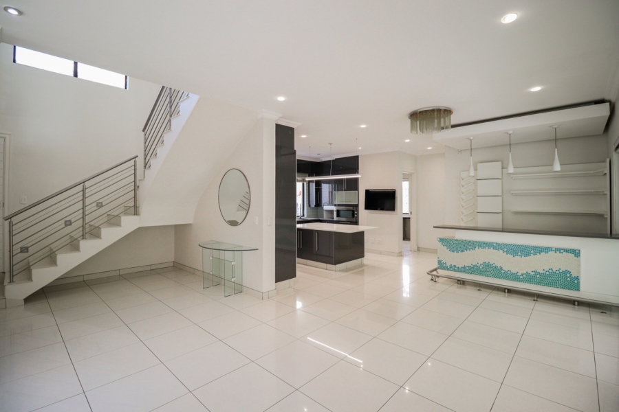 To Let 3 Bedroom Property for Rent in Sandown Gauteng