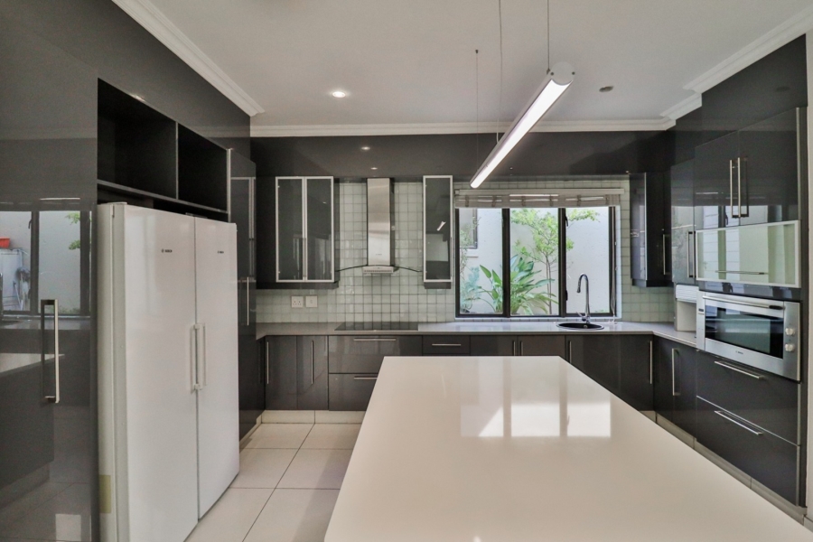 To Let 3 Bedroom Property for Rent in Sandown Gauteng