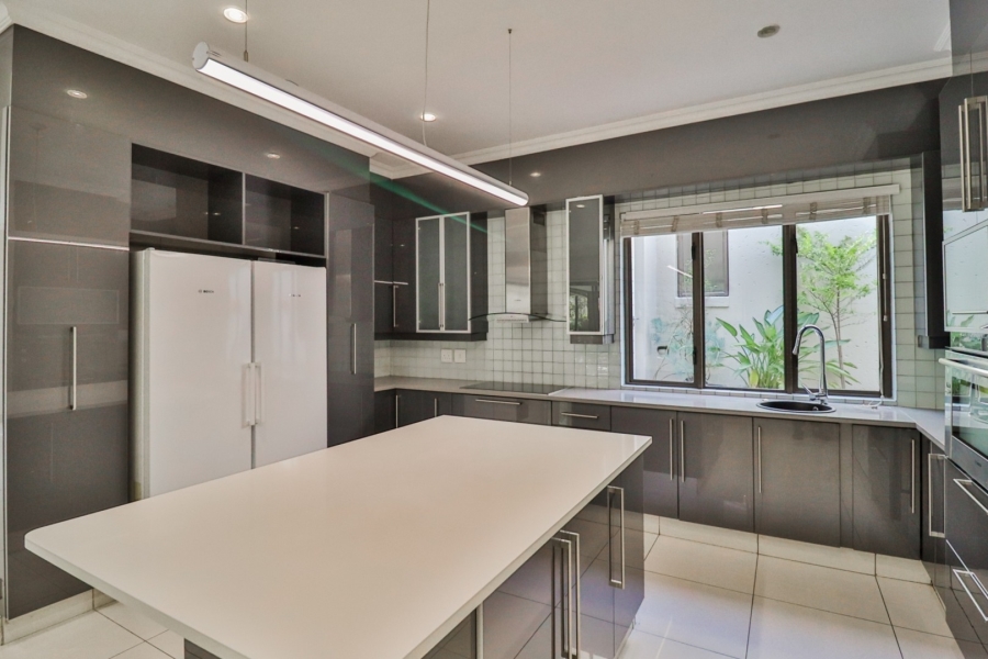 To Let 3 Bedroom Property for Rent in Sandown Gauteng