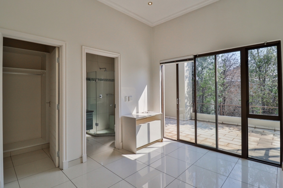 To Let 3 Bedroom Property for Rent in Sandown Gauteng