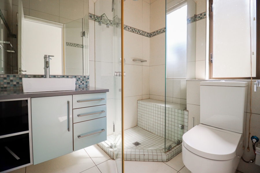 To Let 3 Bedroom Property for Rent in Sandown Gauteng