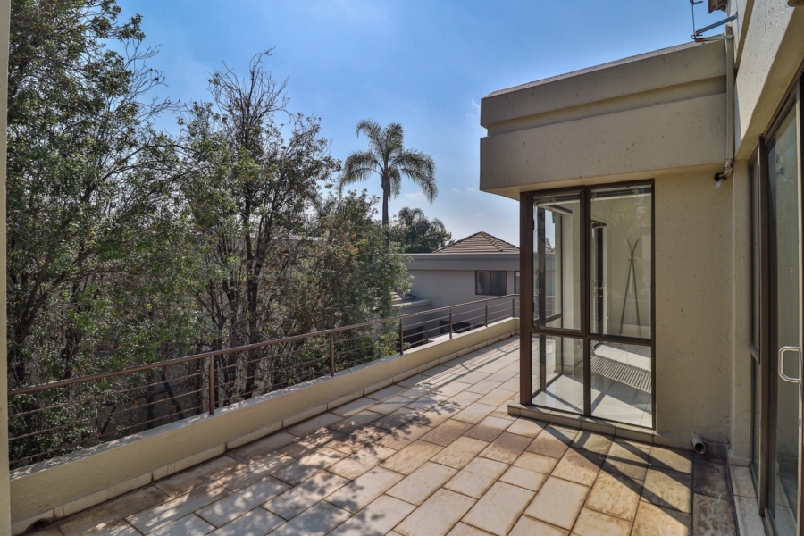To Let 3 Bedroom Property for Rent in Sandown Gauteng