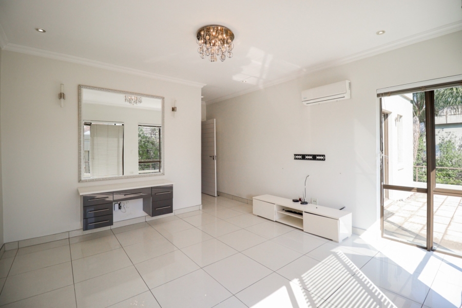 To Let 3 Bedroom Property for Rent in Sandown Gauteng