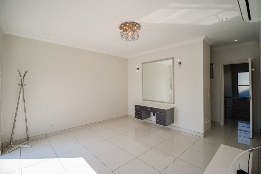 To Let 3 Bedroom Property for Rent in Sandown Gauteng