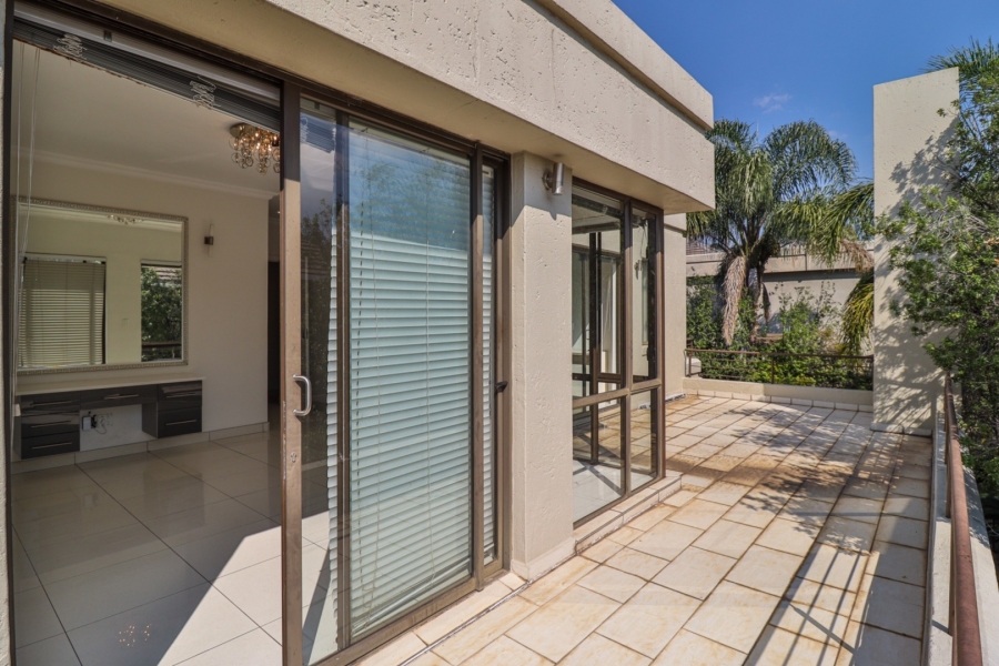 To Let 3 Bedroom Property for Rent in Sandown Gauteng
